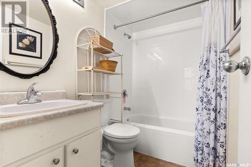 101 34 Nollet Avenue, Regina, SK - Indoor Photo Showing Bathroom