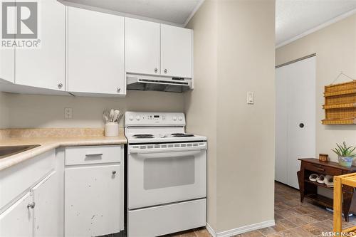 101 34 Nollet Avenue, Regina, SK - Indoor Photo Showing Kitchen