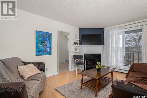 314B 4040 8Th Street, Saskatoon, SK - Indoor Photo Showing Living Room