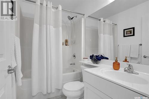 3326 Elgaard Drive, Regina, SK - Indoor Photo Showing Bathroom