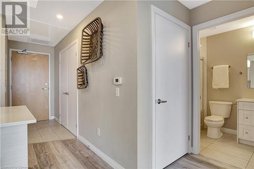 60 Charles Street Unit# 2403, Kitchener, ON - Indoor Photo Showing Bathroom