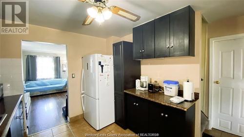 643 Bensette, Windsor, ON - Indoor Photo Showing Kitchen