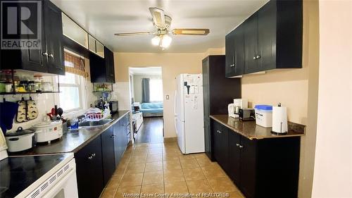 643 Bensette, Windsor, ON - Indoor Photo Showing Kitchen