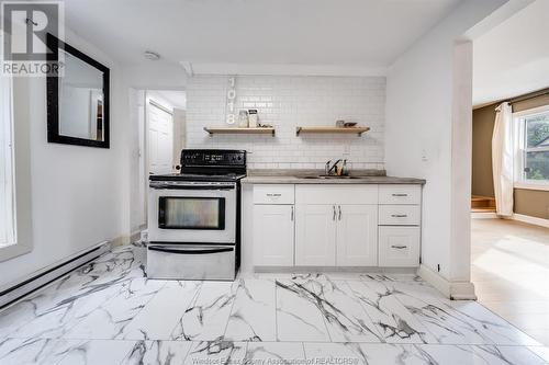 1018 Cataraqui Street, Windsor, ON - Indoor Photo Showing Kitchen