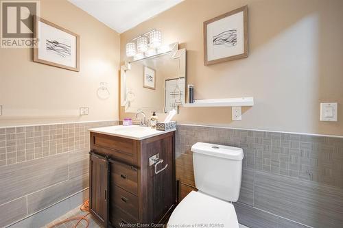 1018 Cataraqui Street, Windsor, ON - Indoor Photo Showing Bathroom