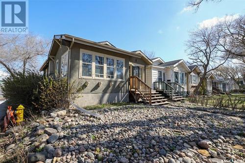 3438 Victoria Avenue, Regina, SK - Outdoor