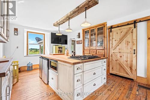 121 Bullfrog Bay Road, Leeds & The Thousand Islands, ON - Indoor Photo Showing Kitchen