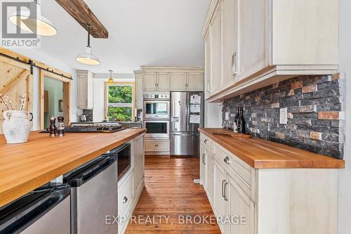 121 Bullfrog Bay Road, Leeds & The Thousand Islands, ON - Indoor Photo Showing Kitchen