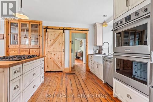 121 Bullfrog Bay Road, Leeds & The Thousand Islands, ON - Indoor Photo Showing Kitchen