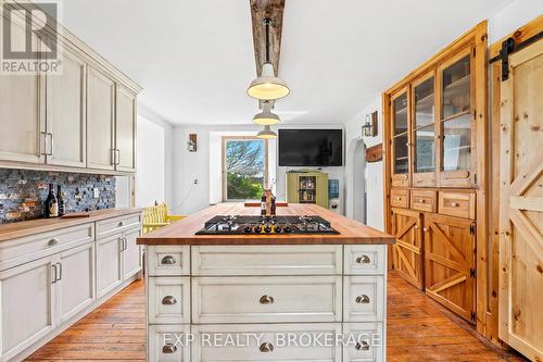 121 Bullfrog Bay Road, Leeds & The Thousand Islands, ON - Indoor Photo Showing Kitchen