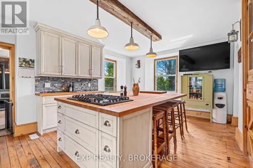 121 Bullfrog Bay Road, Leeds & The Thousand Islands, ON - Indoor Photo Showing Kitchen