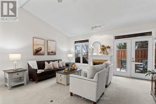 469 Rosecliffe Terrace, London, ON - Indoor Photo Showing Living Room