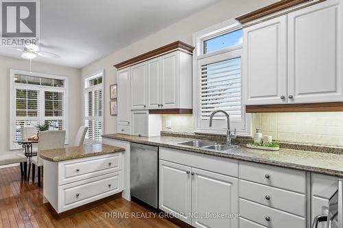 469 Rosecliffe Terrace, London, ON - Indoor Photo Showing Kitchen With Double Sink