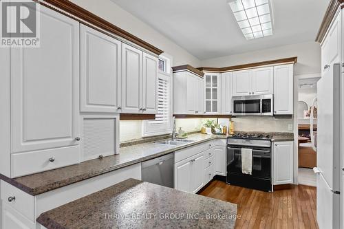 469 Rosecliffe Terrace, London, ON - Indoor Photo Showing Kitchen With Double Sink