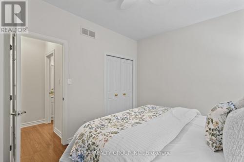 469 Rosecliffe Terrace, London, ON - Indoor Photo Showing Bedroom