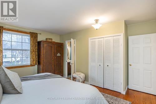 1208 Guildwood Boulevard, London, ON - Indoor Photo Showing Bedroom