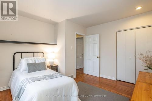 1208 Guildwood Boulevard, London, ON - Indoor Photo Showing Bedroom