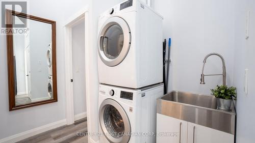 605 Lakeshore Road, Sarnia, ON - Indoor Photo Showing Laundry Room