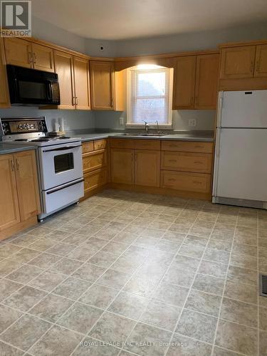 10355 Willodell Road, Niagara Falls (224 - Lyons Creek), ON - Indoor Photo Showing Kitchen