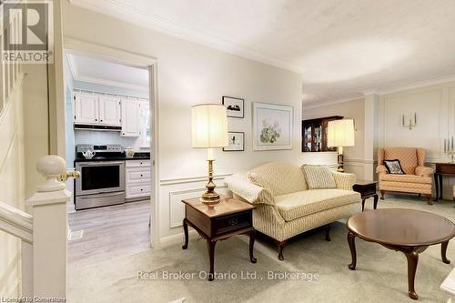 622 George Street, Burlington (Brant), ON - Indoor Photo Showing Living Room