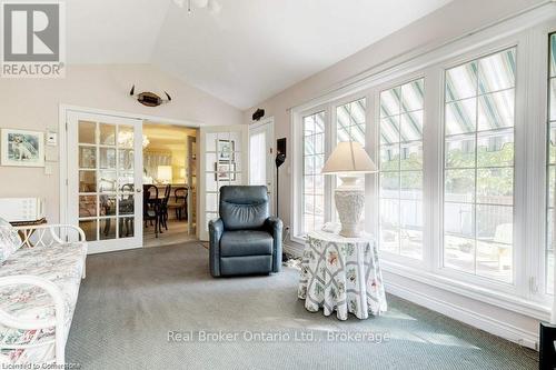 622 George Street, Burlington (Brant), ON - Indoor Photo Showing Living Room