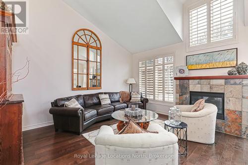 106 - 9 Sierra Trail, Collingwood, ON - Indoor Photo Showing Living Room With Fireplace