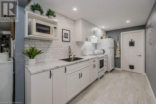 6 Abraham Drive N, Stratford, ON - Indoor Photo Showing Kitchen