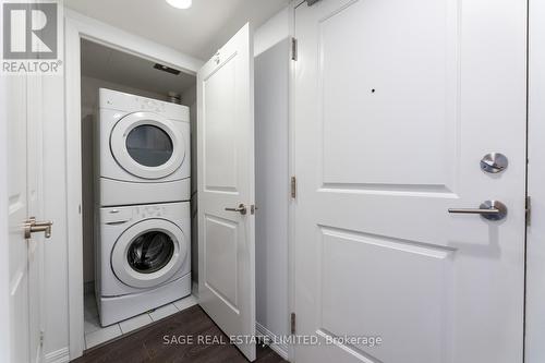 818 - 75 East Liberty Street, Toronto, ON - Indoor Photo Showing Laundry Room