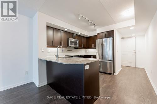 818 - 75 East Liberty Street, Toronto, ON - Indoor Photo Showing Kitchen