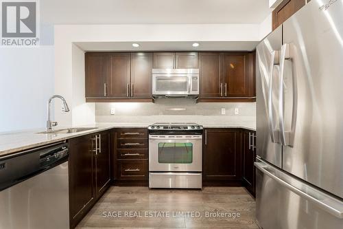 818 - 75 East Liberty Street, Toronto, ON - Indoor Photo Showing Kitchen