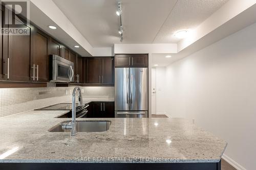 818 - 75 East Liberty Street, Toronto, ON - Indoor Photo Showing Kitchen With Upgraded Kitchen