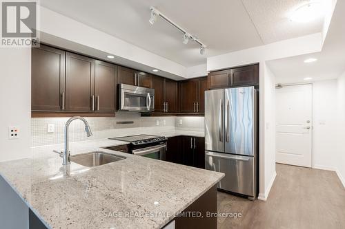 818 - 75 East Liberty Street, Toronto, ON - Indoor Photo Showing Kitchen With Upgraded Kitchen