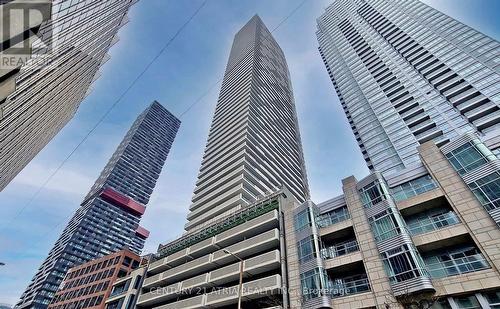 2805 - 2221 Yonge Street, Toronto, ON - Outdoor With Balcony With Facade