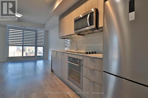 2202 - 38 Forest Manor Road, Toronto, ON - Indoor Photo Showing Kitchen