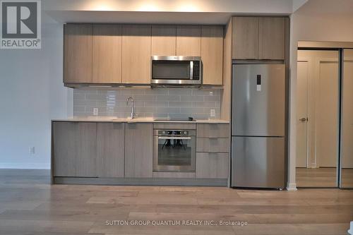 2202 - 38 Forest Manor Road, Toronto, ON - Indoor Photo Showing Kitchen