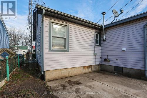 6096 Skinner Street, Niagara Falls (217 - Arad/Fallsview), ON - Outdoor With Exterior