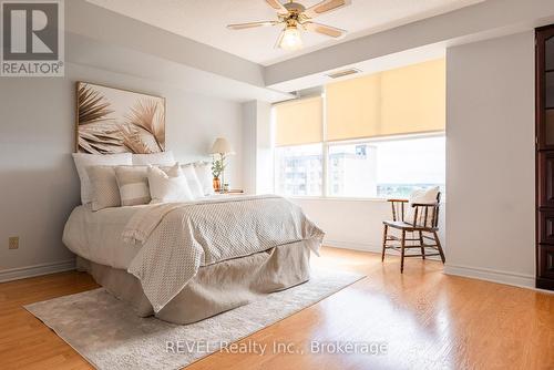 Ph 4 - 7 Gale Crescent, St. Catharines (450 - E. Chester), ON - Indoor Photo Showing Bedroom