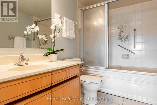 Ph 4 - 7 Gale Crescent, St. Catharines (450 - E. Chester), ON - Indoor Photo Showing Bathroom