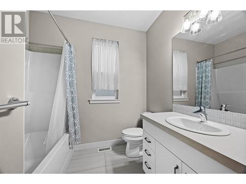 2045 Stagecoach Drive Unit# 108, Kamloops, BC - Indoor Photo Showing Bathroom