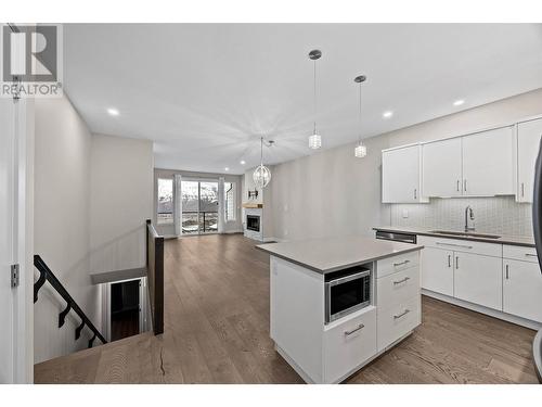 2045 Stagecoach Drive Unit# 108, Kamloops, BC - Indoor Photo Showing Kitchen With Upgraded Kitchen