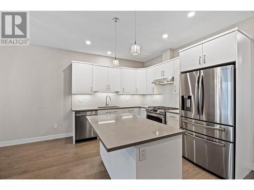 2045 Stagecoach Drive Unit# 108, Kamloops, BC - Indoor Photo Showing Kitchen With Upgraded Kitchen