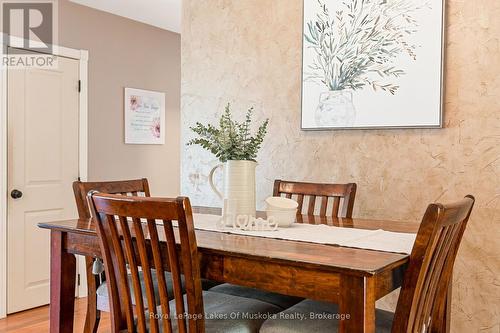 1179 Muskoka Road 117, Bracebridge (Macaulay), ON - Indoor Photo Showing Dining Room