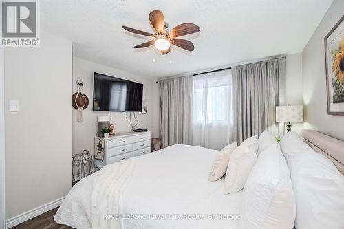 217 Bristol Street, Guelph (Downtown), ON - Indoor Photo Showing Bedroom