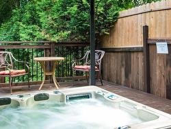 Hot tub - 