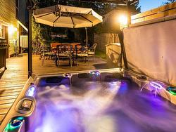 Hot tub - 