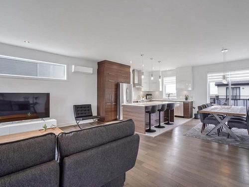 Vue d'ensemble - 262 Rue Séraphin-Bouc, Sainte-Anne-Des-Plaines, QC - Indoor Photo Showing Living Room