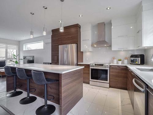 Cuisine - 262 Rue Séraphin-Bouc, Sainte-Anne-Des-Plaines, QC - Indoor Photo Showing Kitchen With Upgraded Kitchen