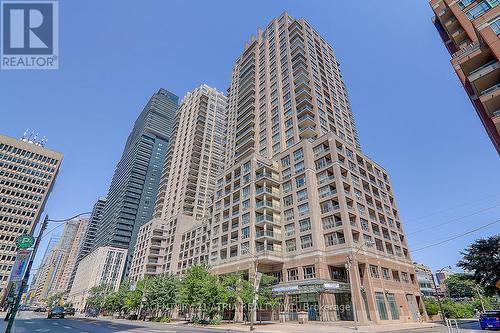 716 - 909 Bay Street, Toronto, ON - Outdoor With Balcony With Facade