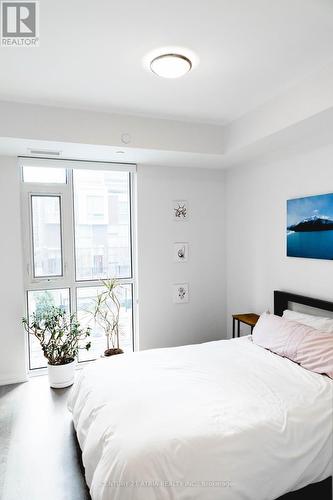 222 - 101 Erskine Avenue, Toronto, ON - Indoor Photo Showing Bedroom