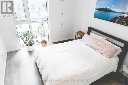 222 - 101 Erskine Avenue, Toronto, ON - Indoor Photo Showing Bedroom